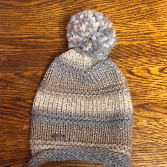 steve madden pom pom beanie